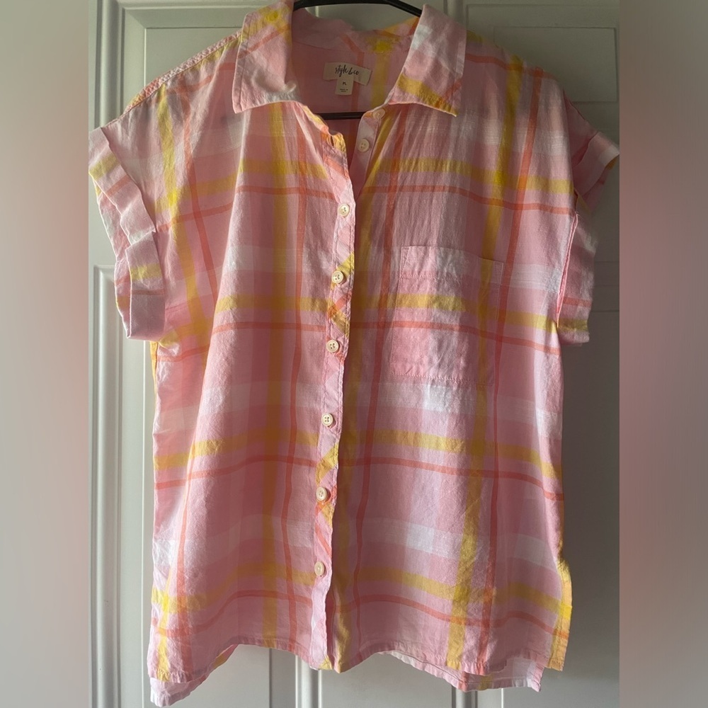 🔥🔥5/$25! Pink Plaid Button Up Cuffed Short Sleeve Shirt